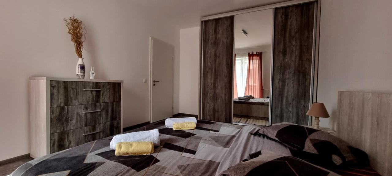 Swan Brasov Apartment Luaran gambar